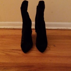 Shelly's of London black velvet boots size 8